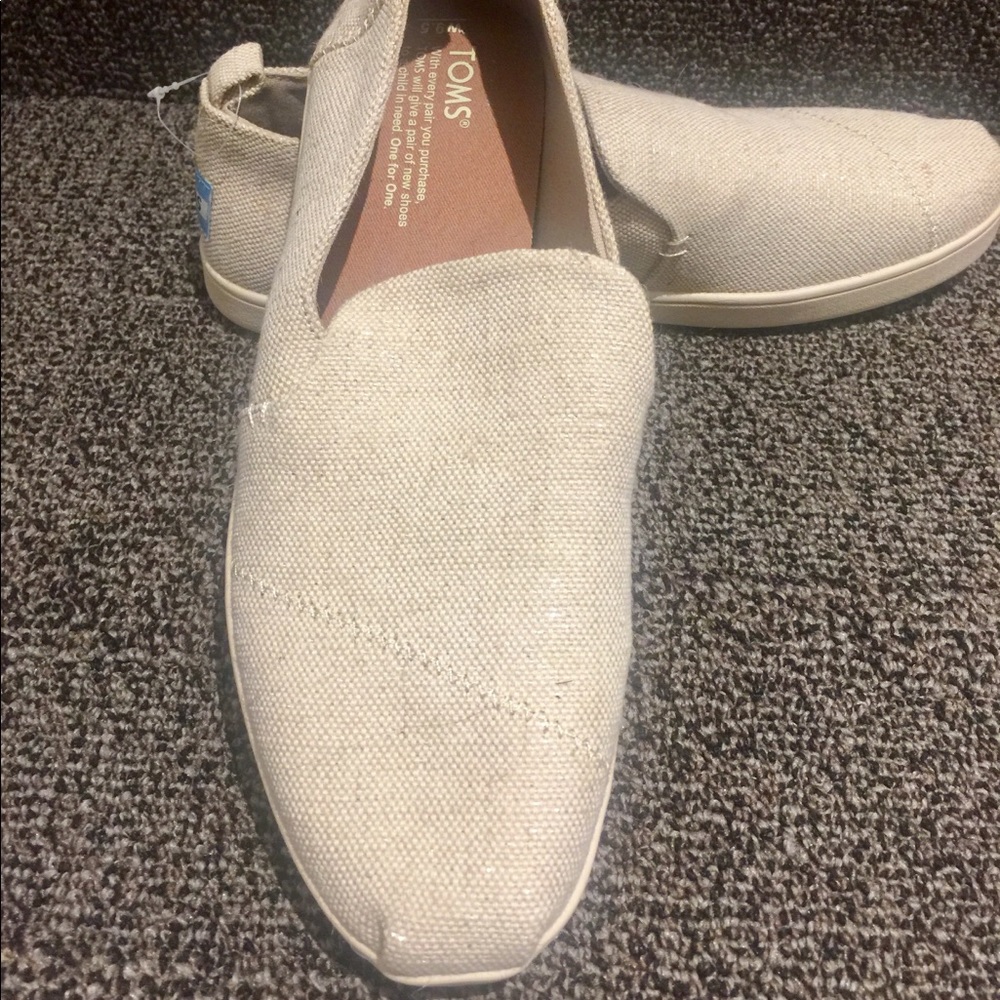 TOMS canvas shoes with metallic. Size 9.5